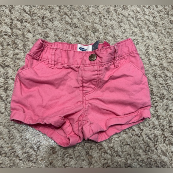 Carters bodysuit & old navy shorts bundle! Shorts: 18-24M & bodysuit: 18M - Picture 4 of 7